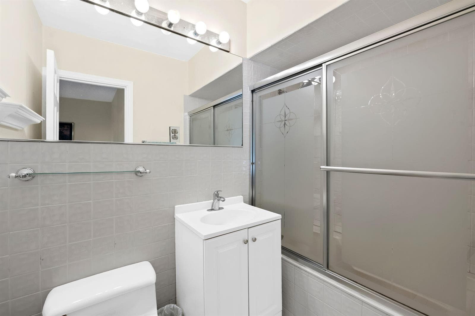 2400 Delmar Place photo 23
