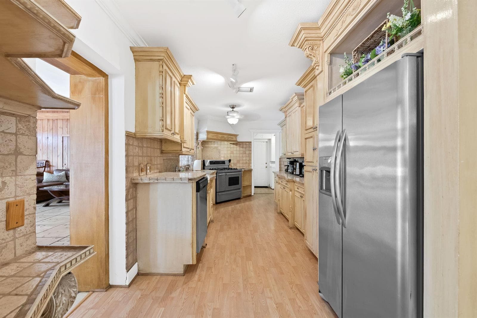 2400 Delmar Place photo 15