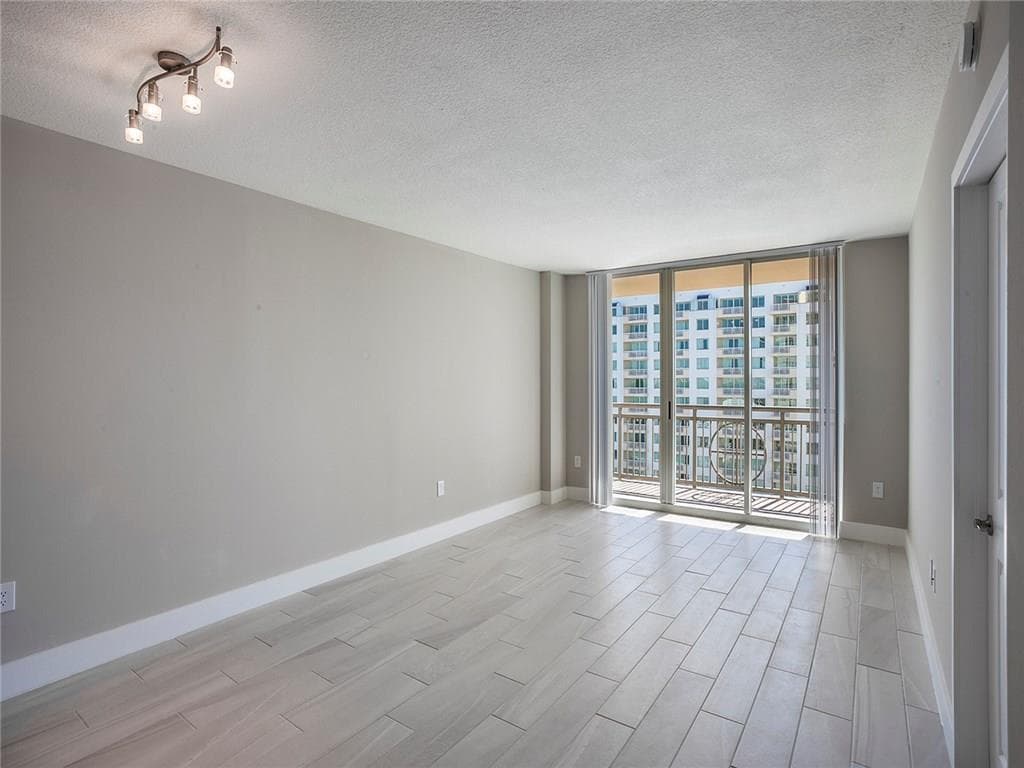 1030 Seminole Drive 1105 photo 5