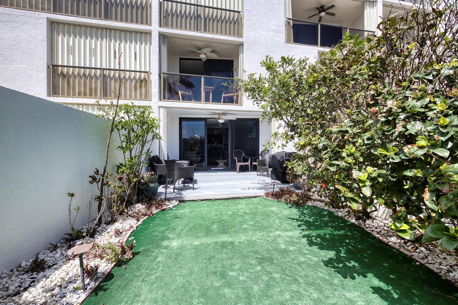 355 S Ocean Drive 106 photo 24