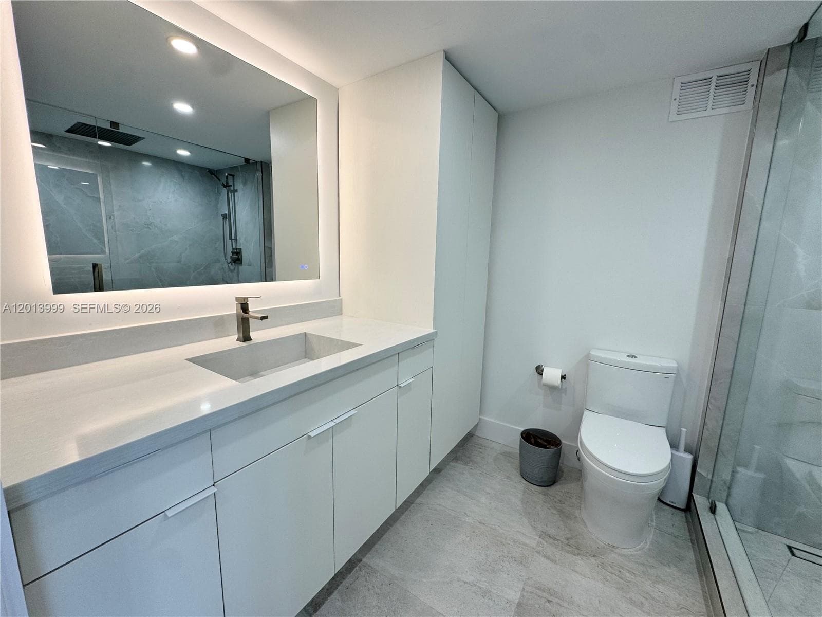 2899 Collins Ave 1414 photo 9