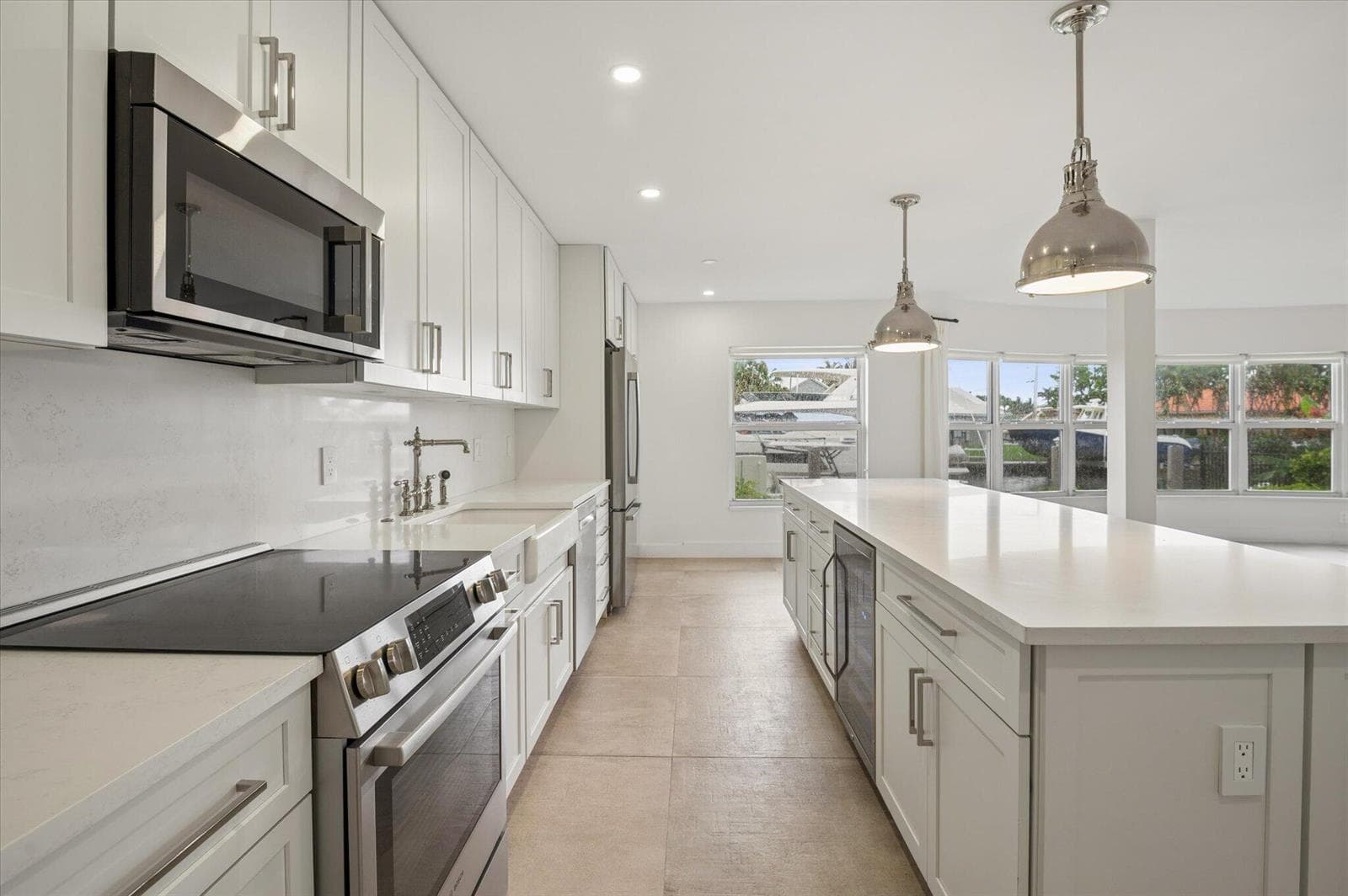 5100 Bayview Drive 106 photo 12