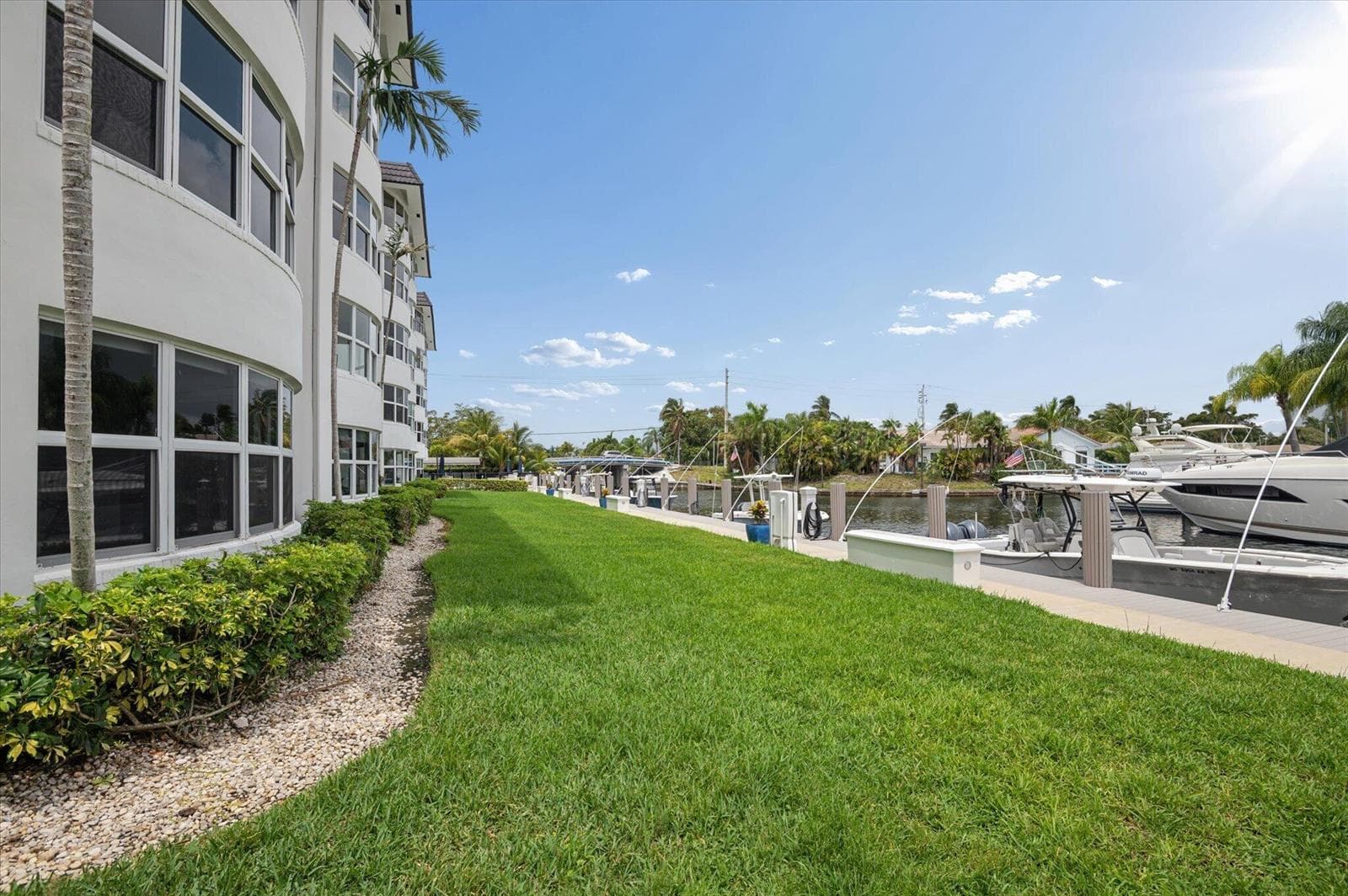 5100 Bayview Drive 106 photo 22