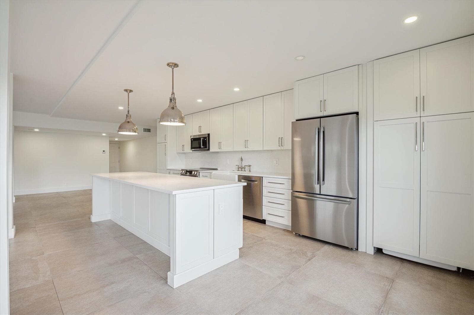 5100 Bayview Drive 106 photo 14