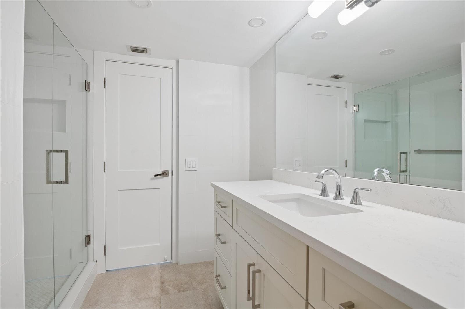 5100 Bayview Drive 106 photo 21