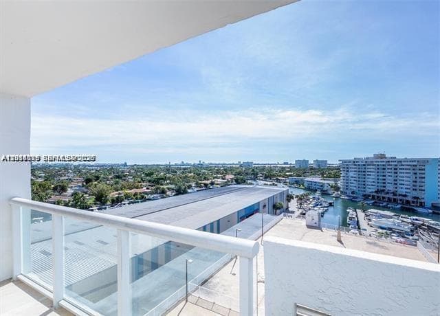 13499 Biscayne Blvd 912 photo 23