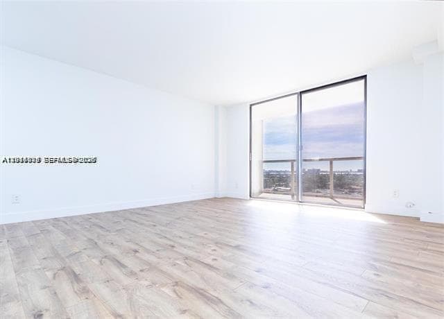 13499 Biscayne Blvd 912 photo 7