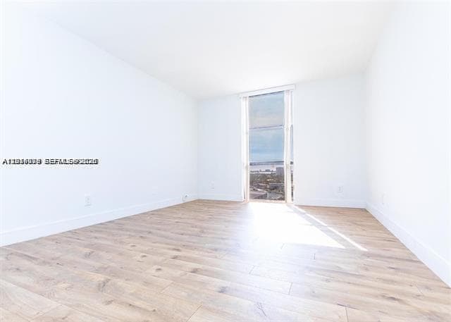 13499 Biscayne Blvd 912 photo 18