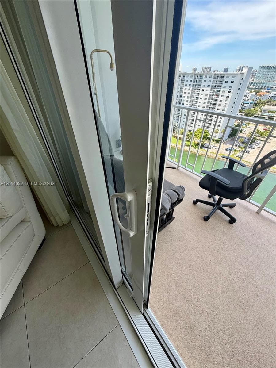500 Bayview Dr 1631 photo 9
