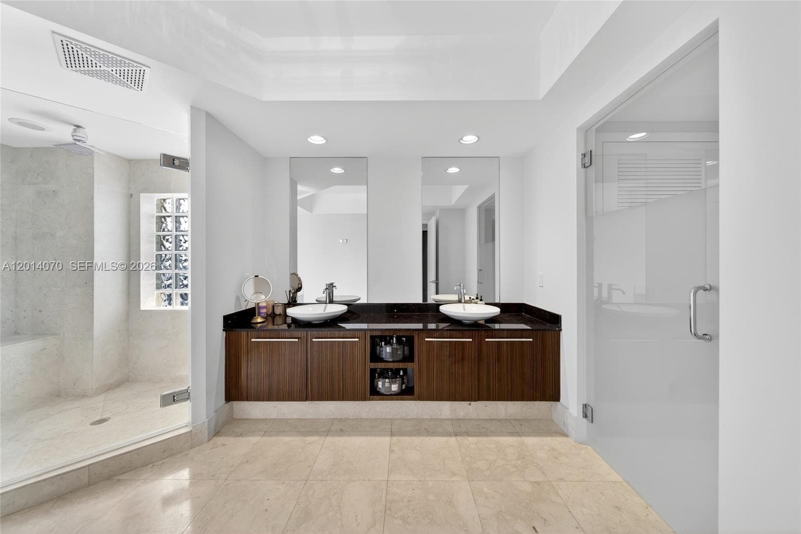 2711 Ocean Dr 1901 photo 16