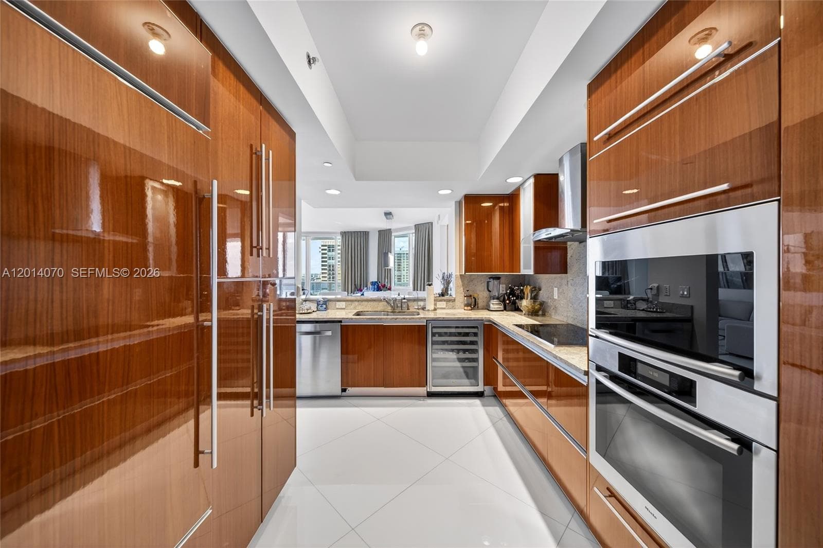2711 Ocean Dr 1901 photo 5