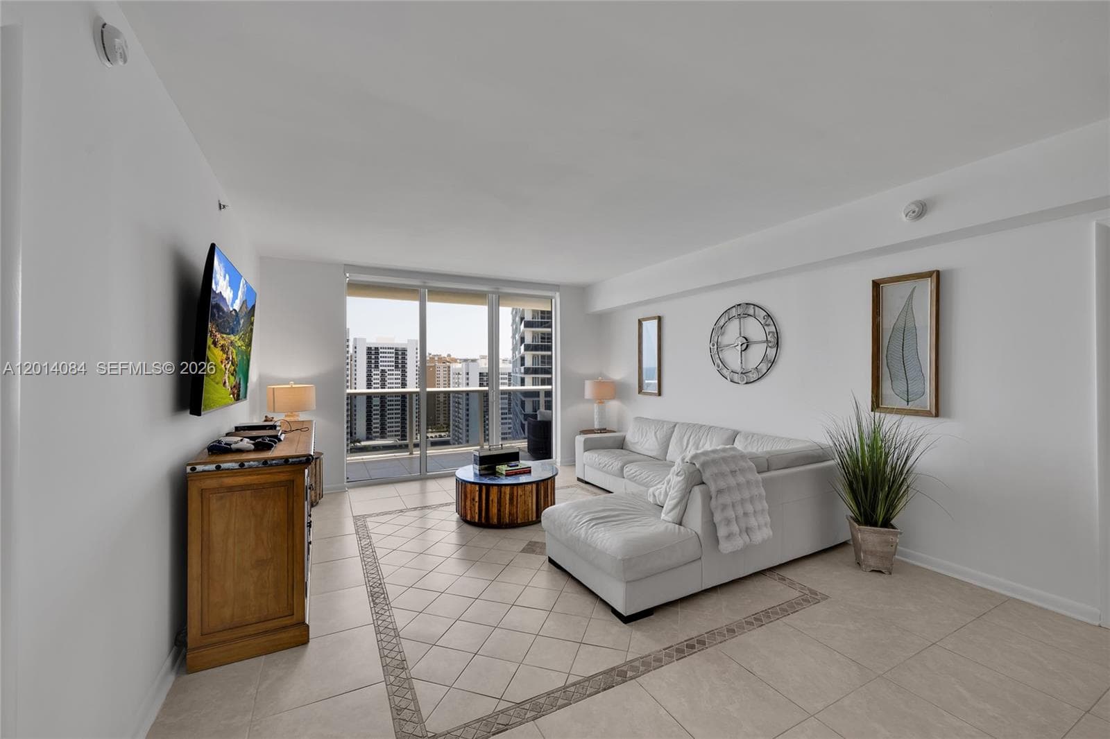 1830 Ocean Dr 1703 photo 3