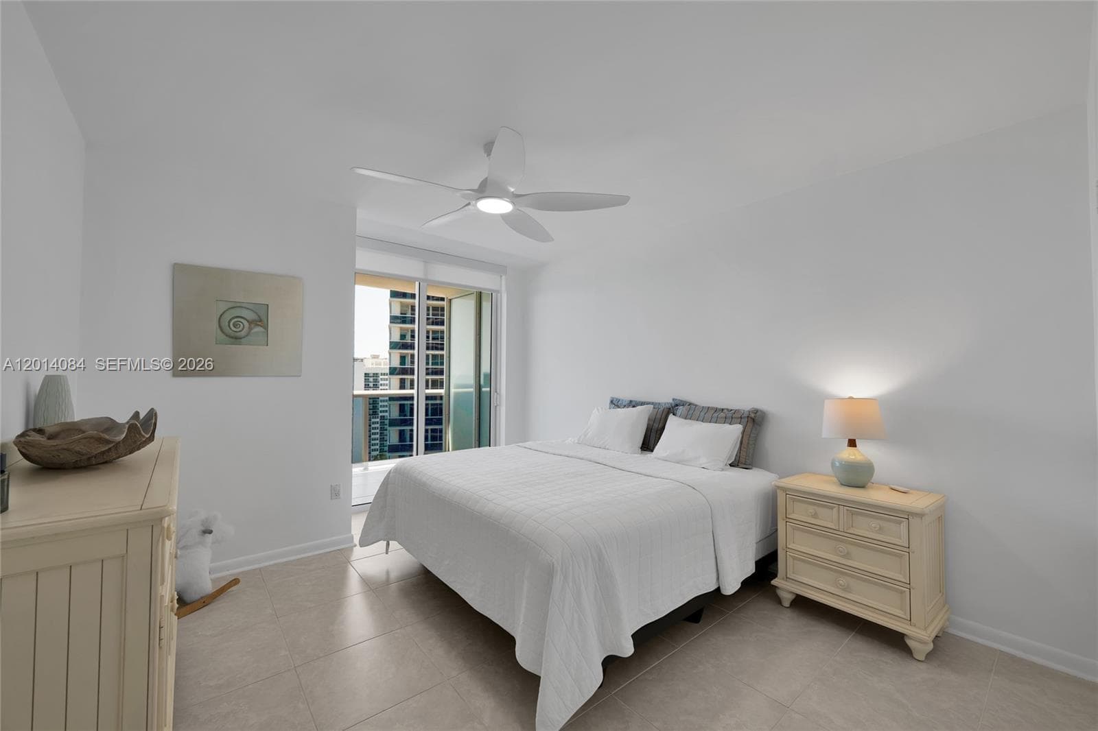 1830 Ocean Dr 1703 photo 15