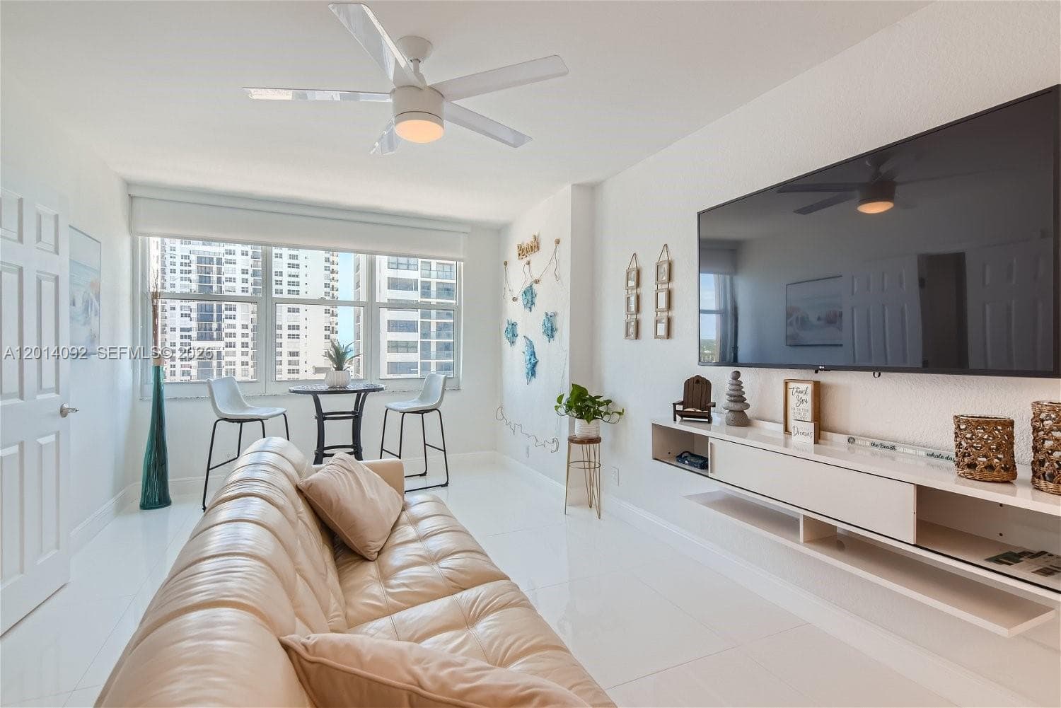 2501 Ocean Dr 1103 photo 2