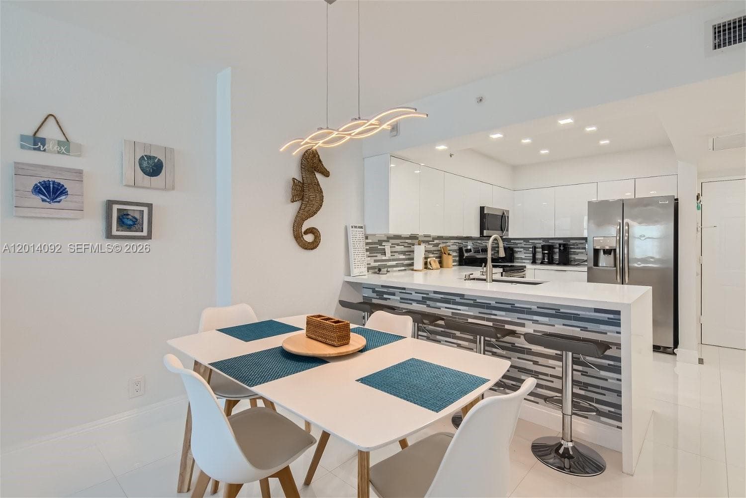 2501 Ocean Dr 1103 photo 4
