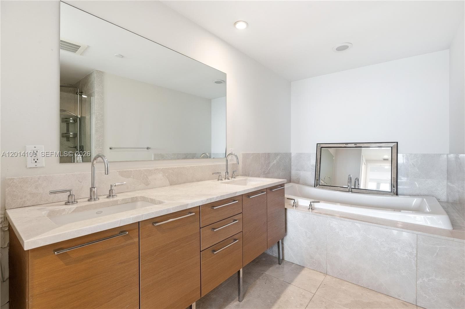 17001 Collins Ave 1006 photo 9