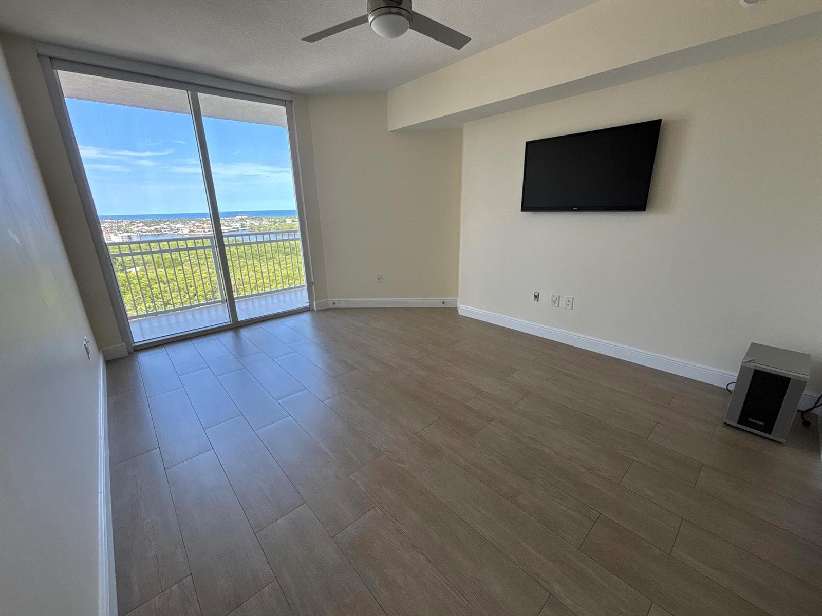350 N Federal Highway Unit 1209 photo 9