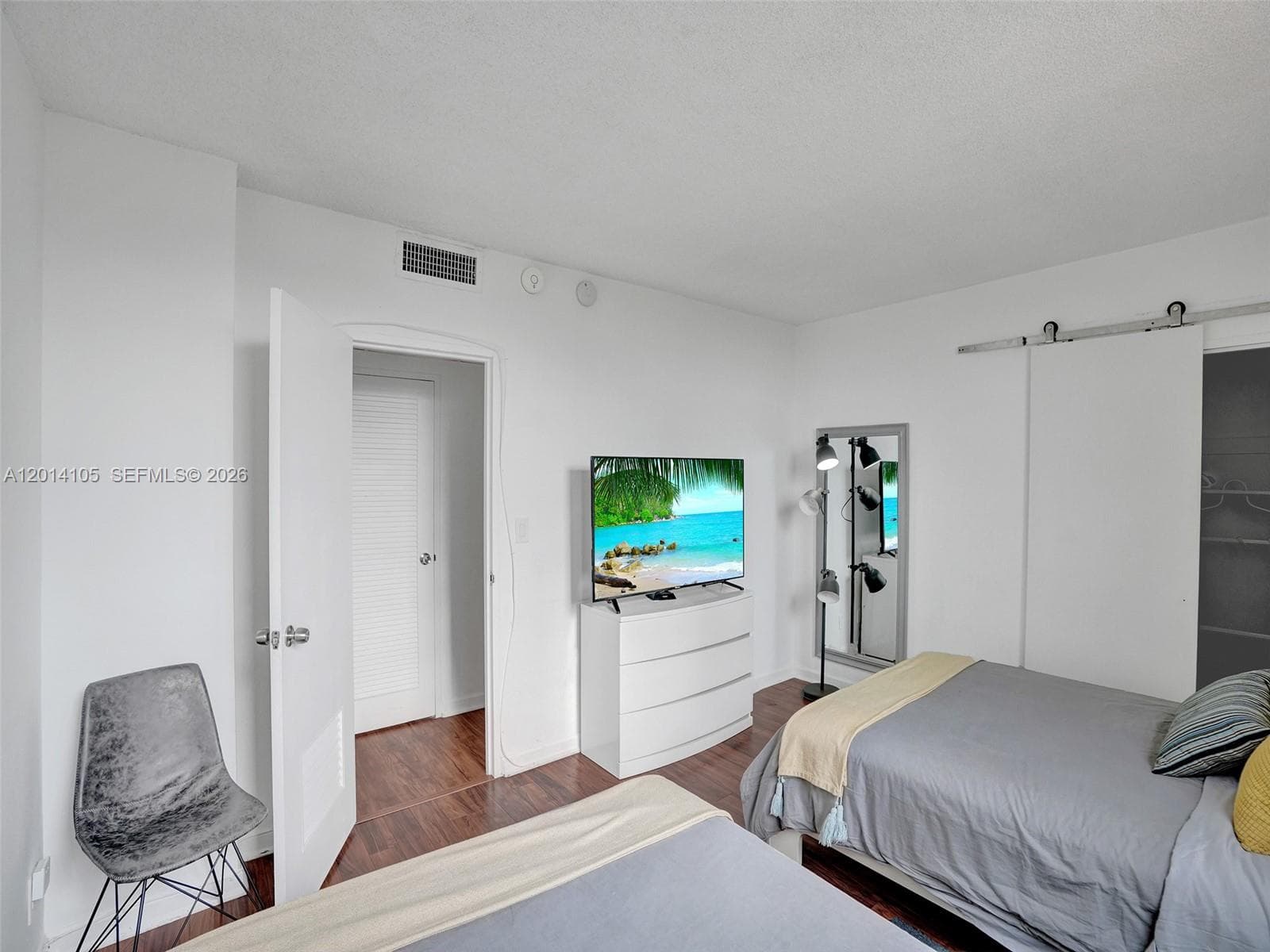 3901 Ocean Dr 6V photo 17