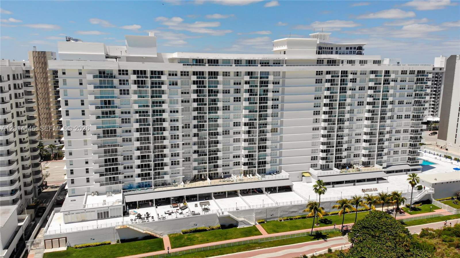 5601 Collins Ave 711 photo 22
