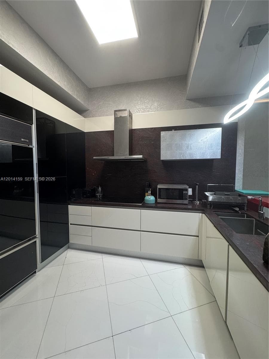 15901 Collins Ave 4107 photo 9
