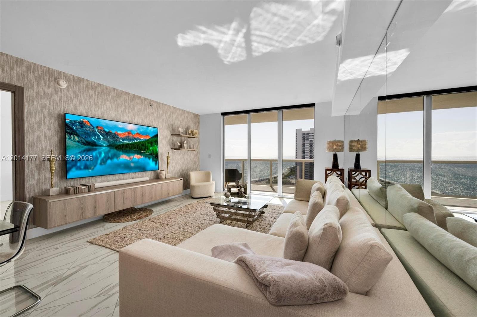 1830 Ocean Dr 1403 photo 2