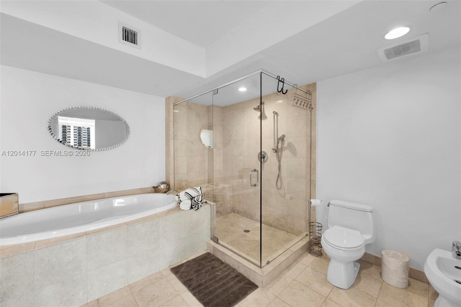 1830 Ocean Dr 1403 photo 17