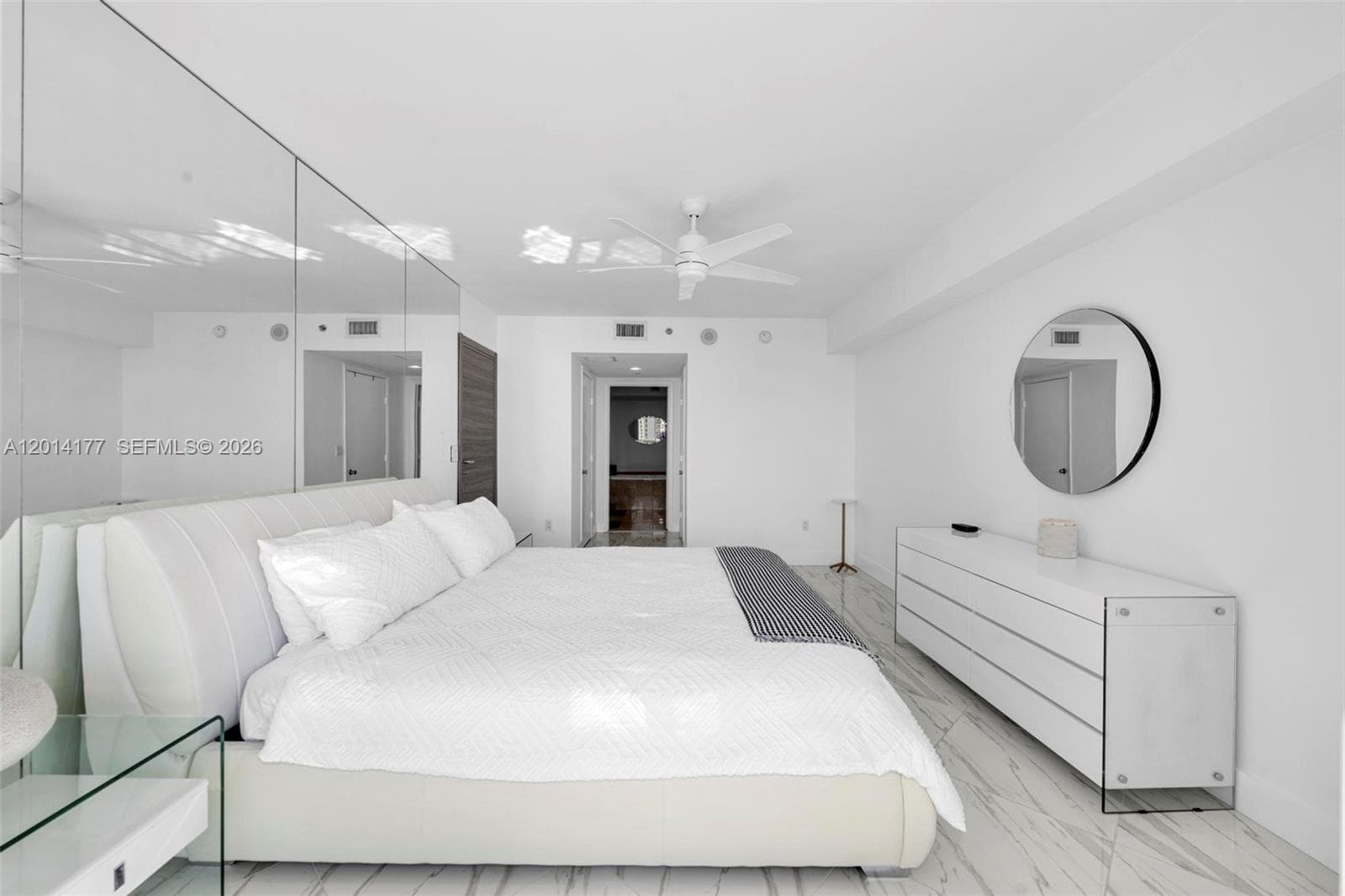 1830 Ocean Dr 1403 photo 12