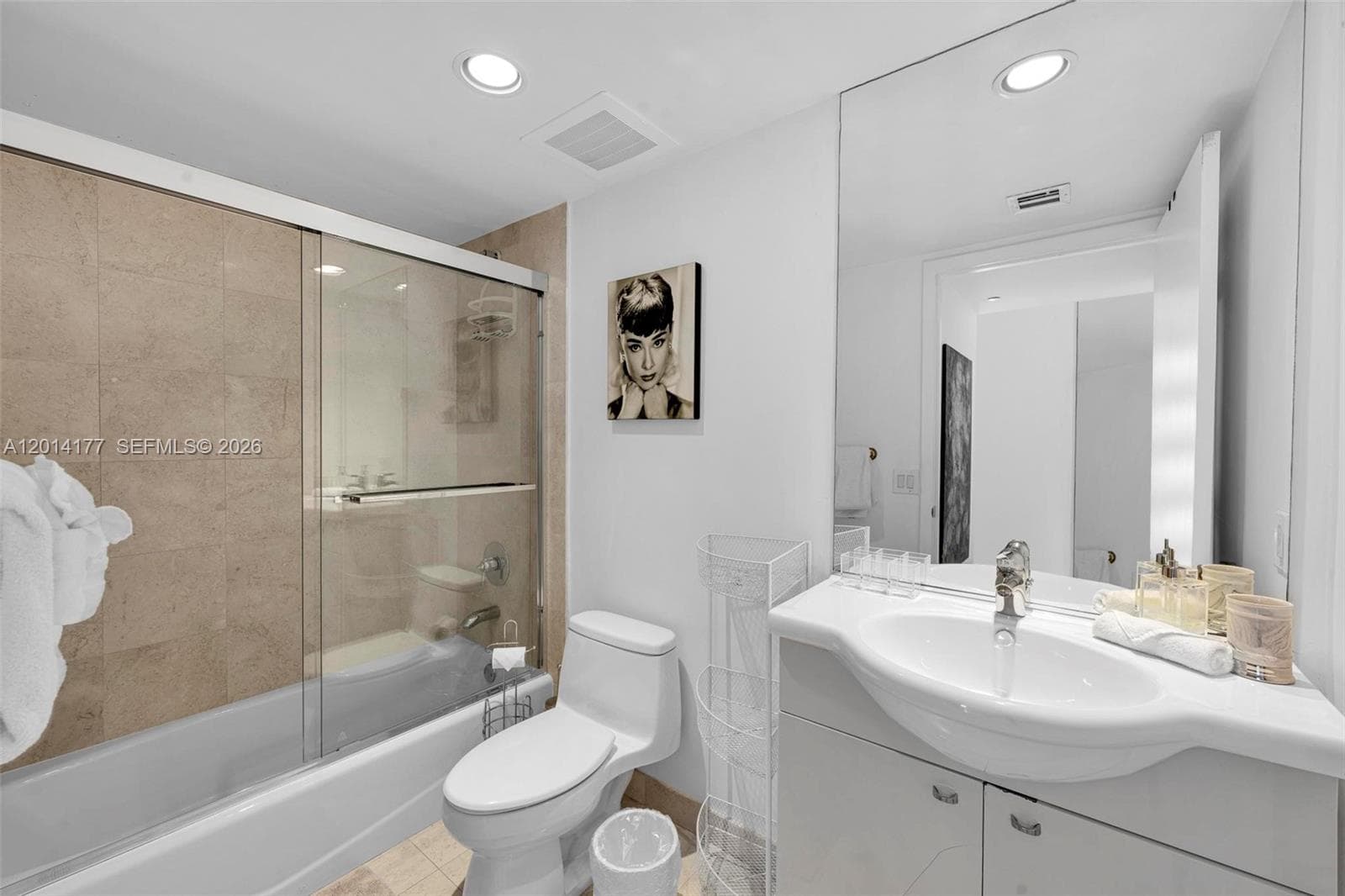 1830 Ocean Dr 1403 photo 20