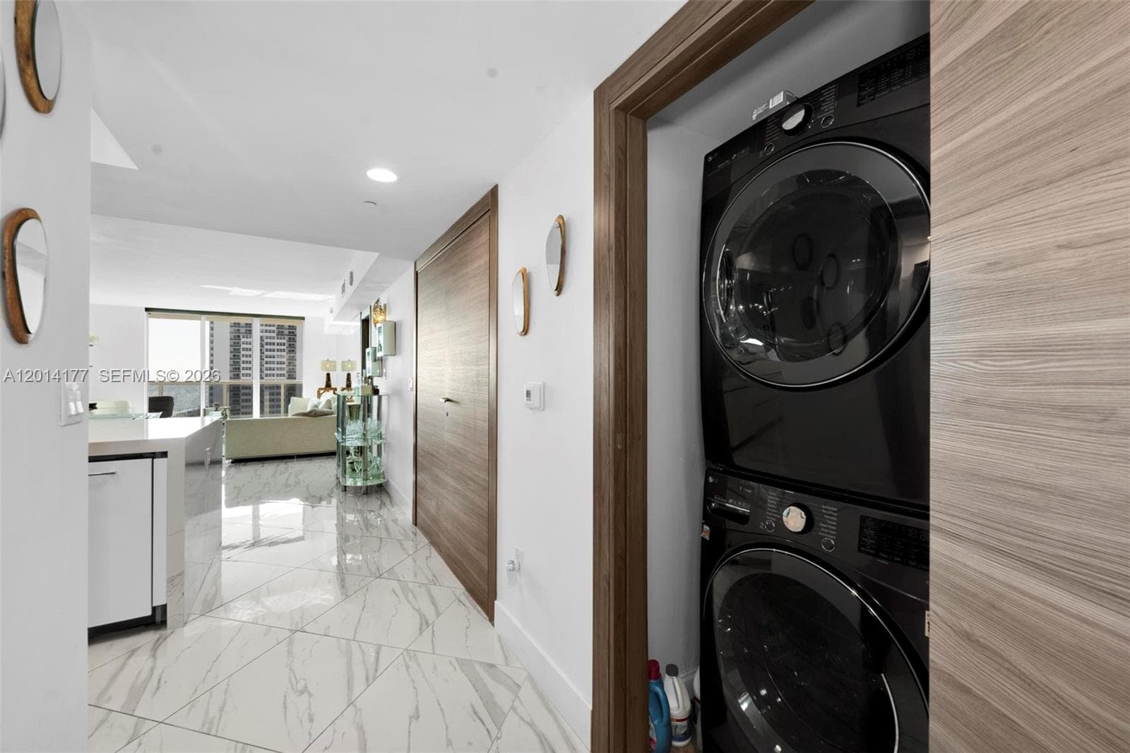 1830 Ocean Dr 1403 photo 10