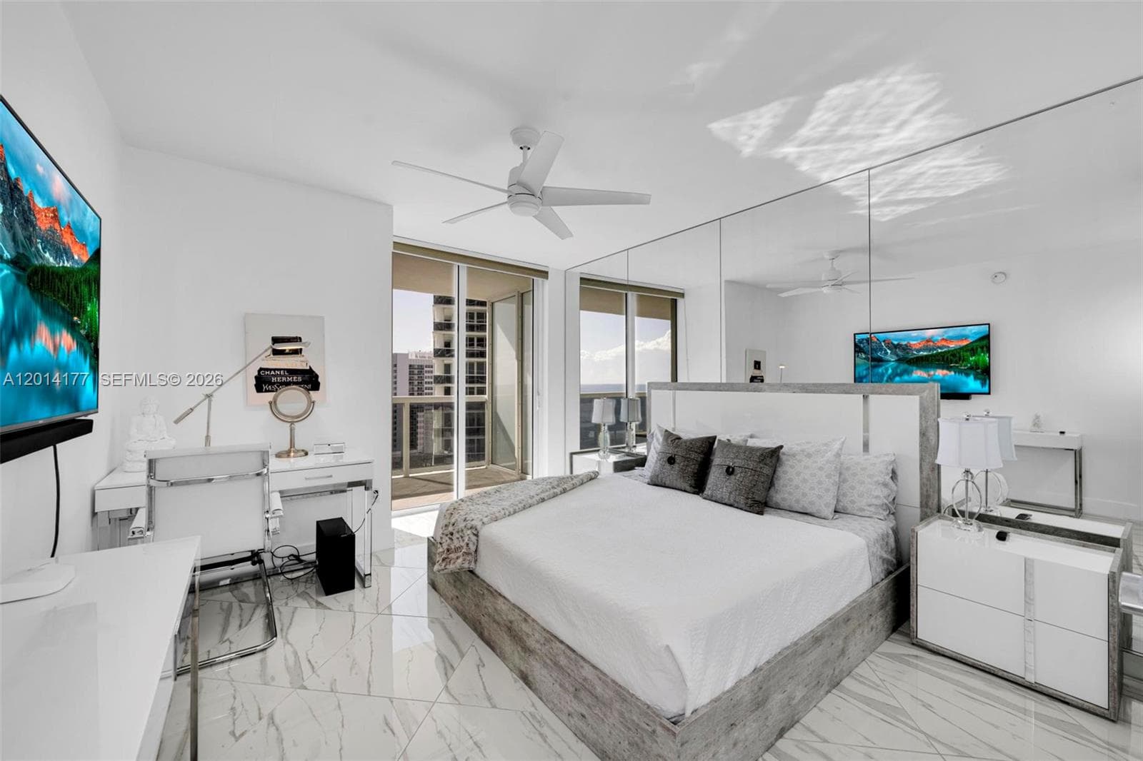 1830 Ocean Dr 1403 photo 14