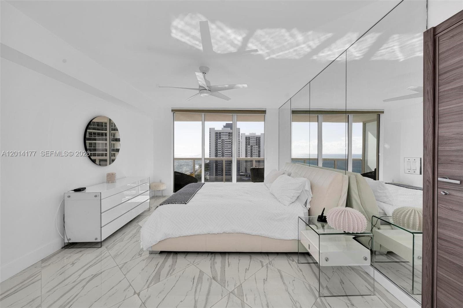1830 Ocean Dr 1403 photo 11