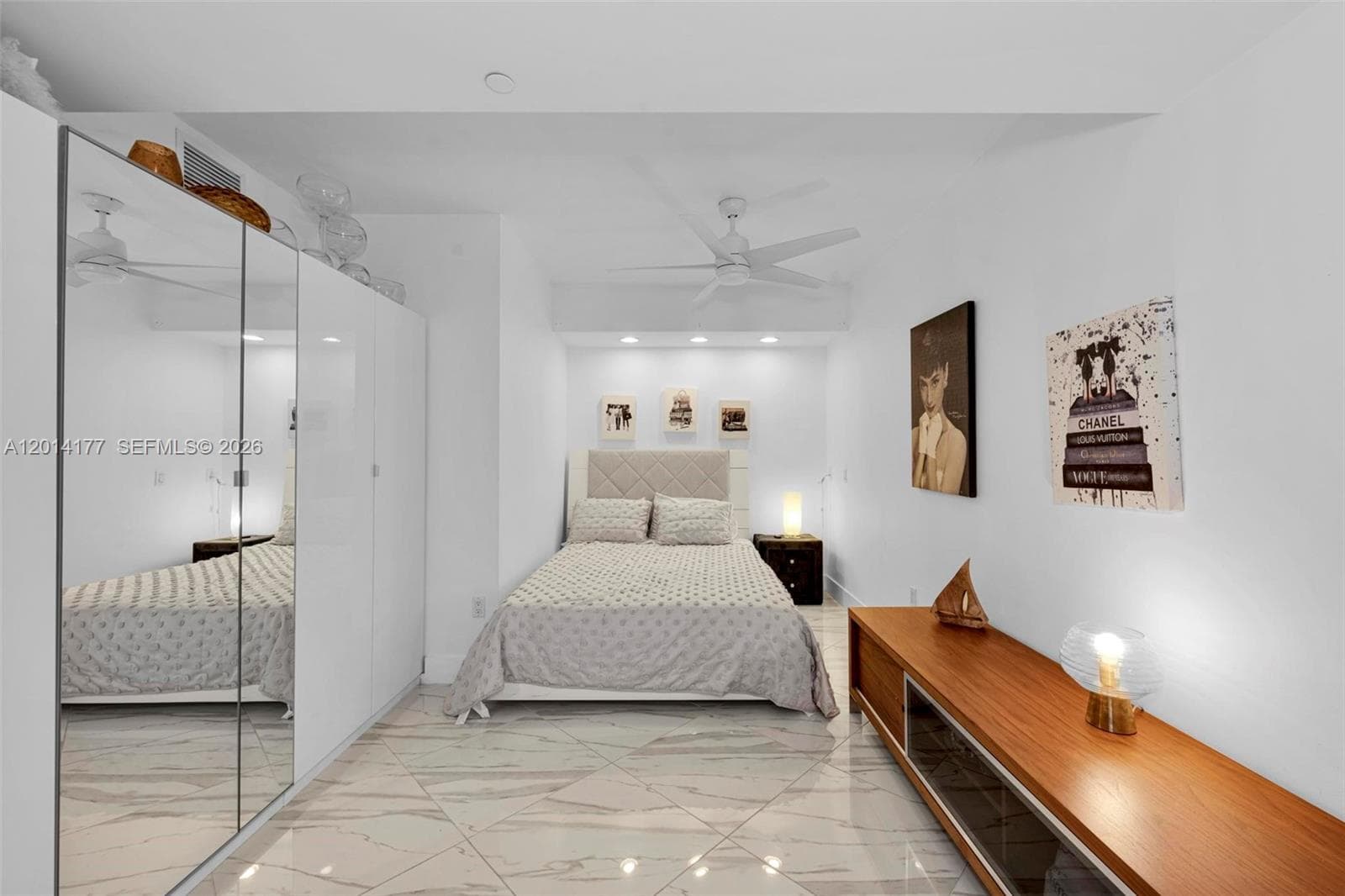 1830 Ocean Dr 1403 photo 19