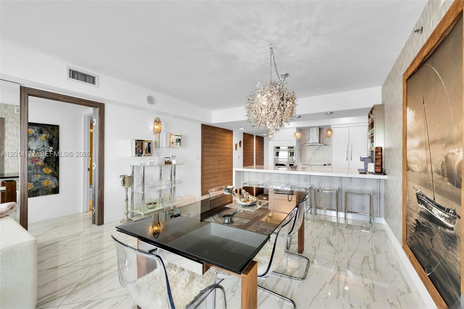 1830 Ocean Dr 1403 photo 4