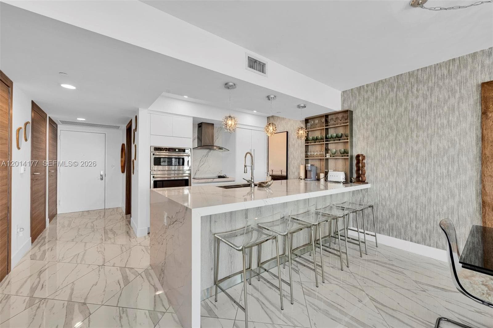 1830 Ocean Dr 1403 photo 8