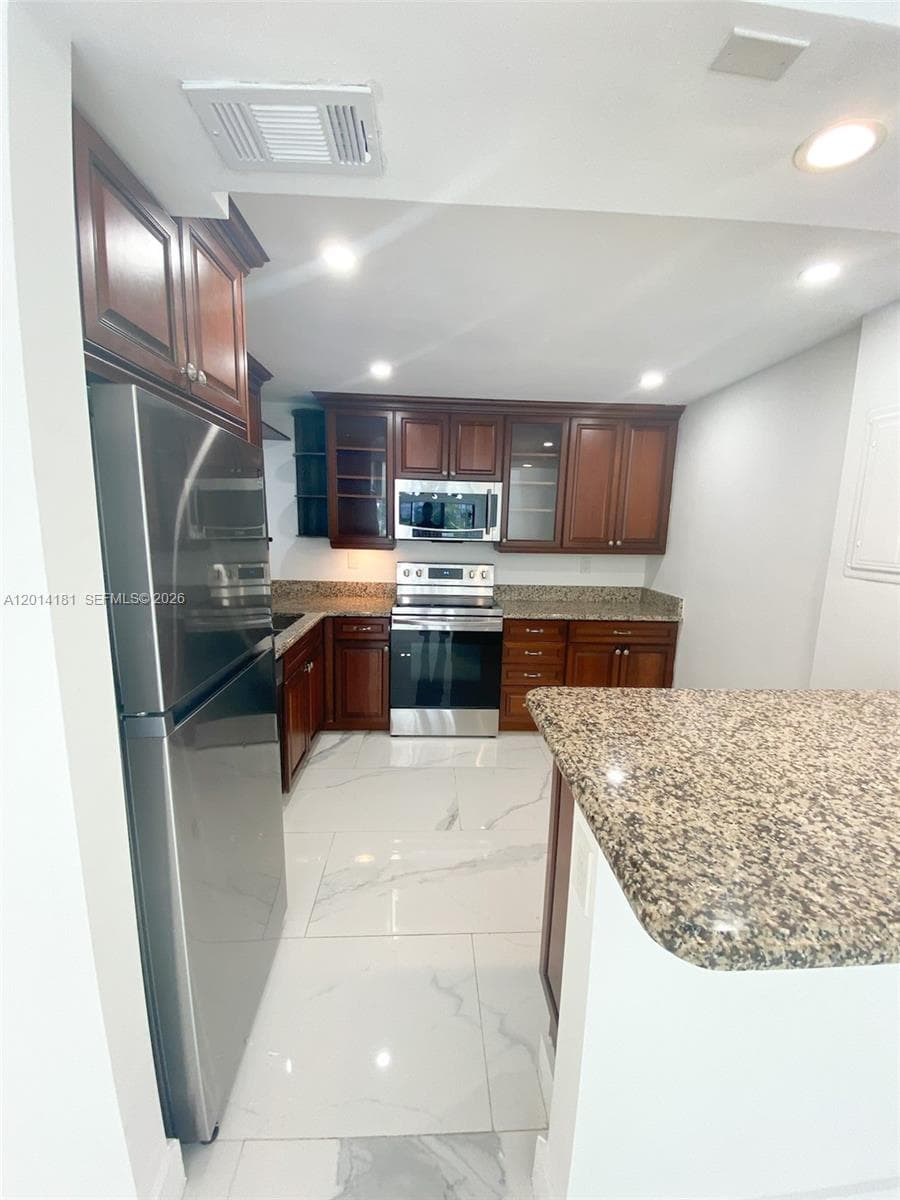 316 Poinciana Dr 808 photo 6