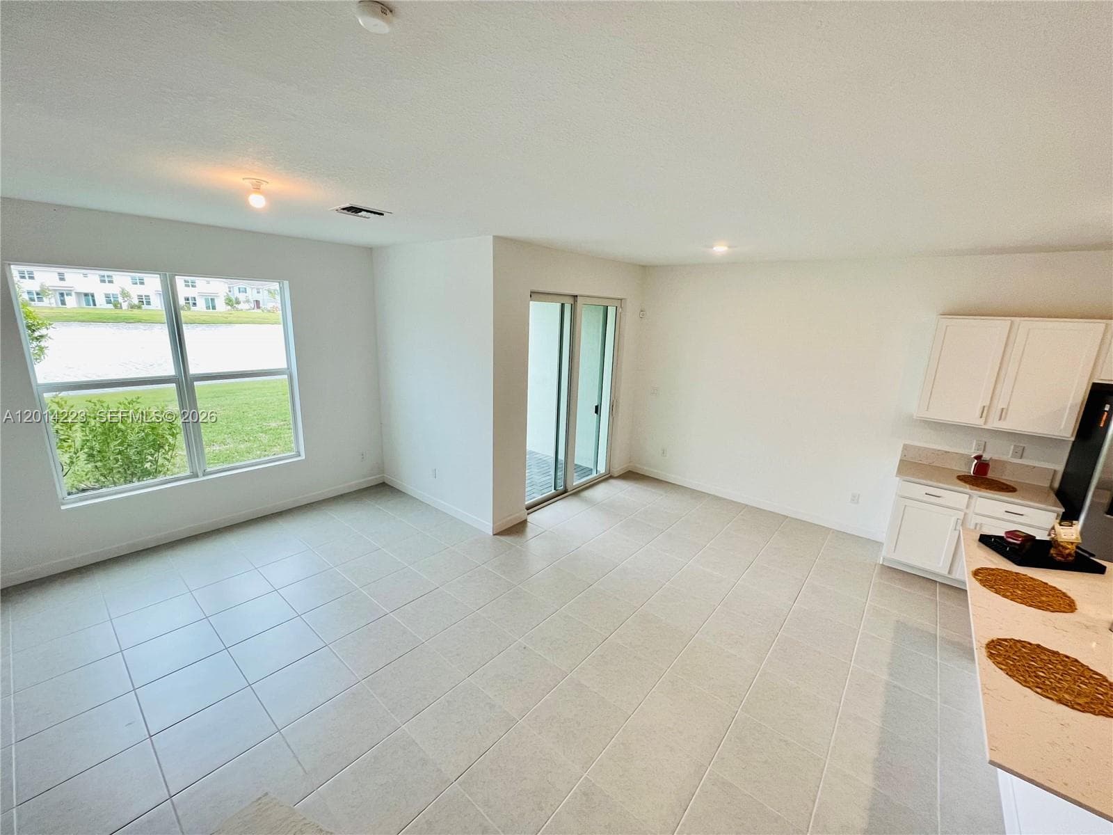 6923 Harbours Edge Ave photo 5