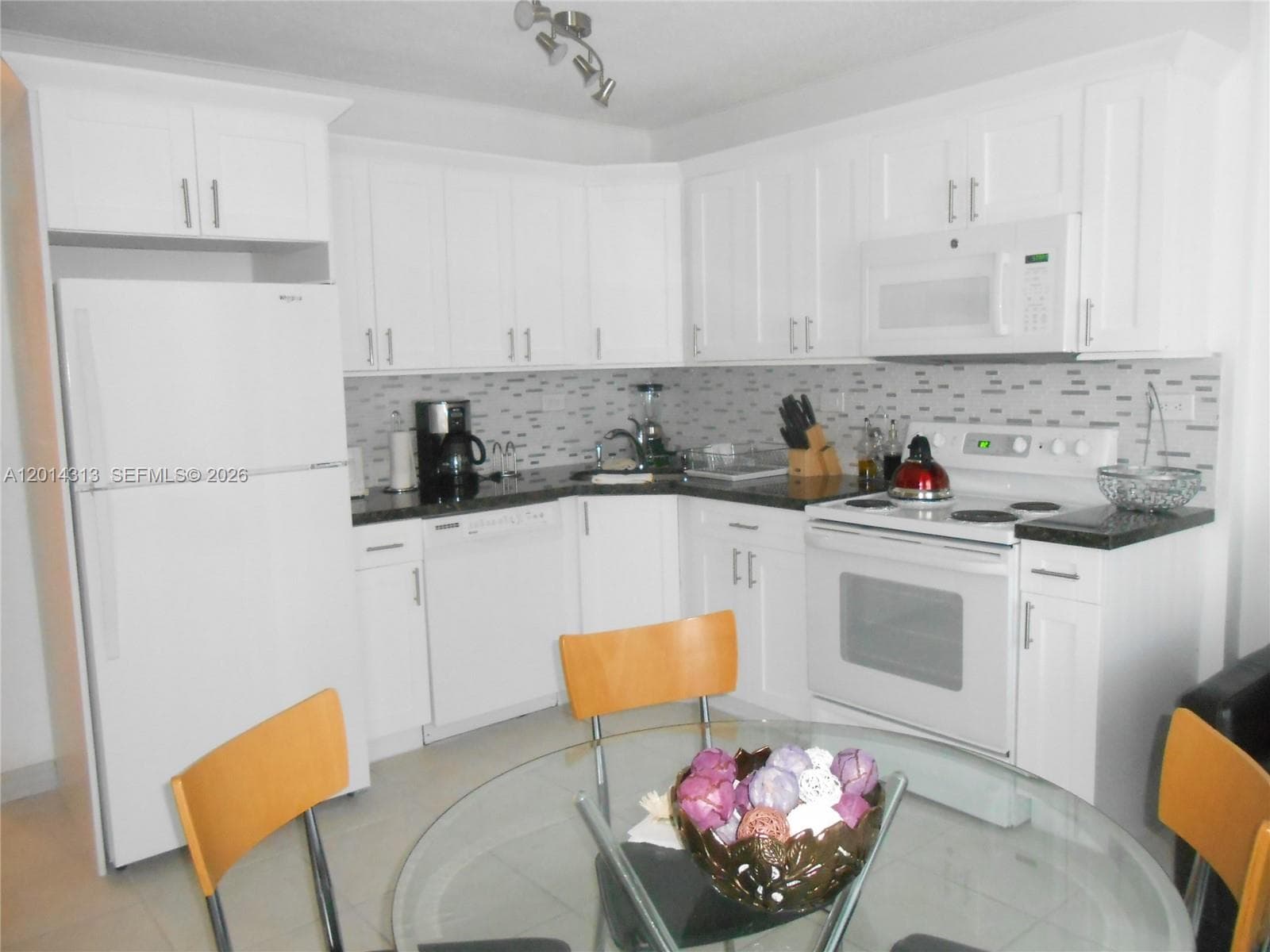 5401 Collins Ave 932 photo 10