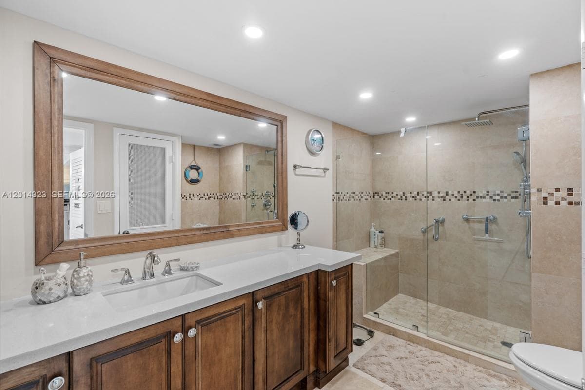 2100 S Ocean Ln 1704 photo 17