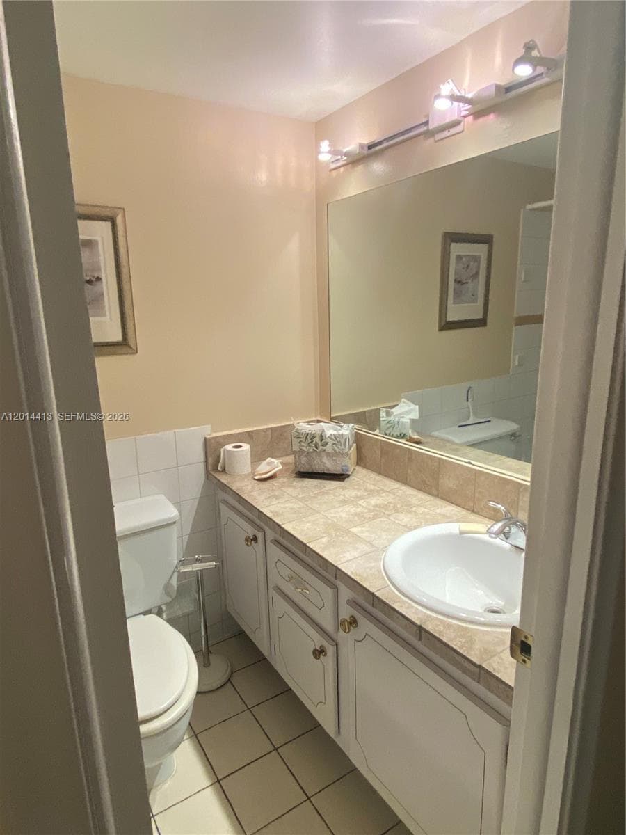 1817 Ocean Dr 225 photo 10