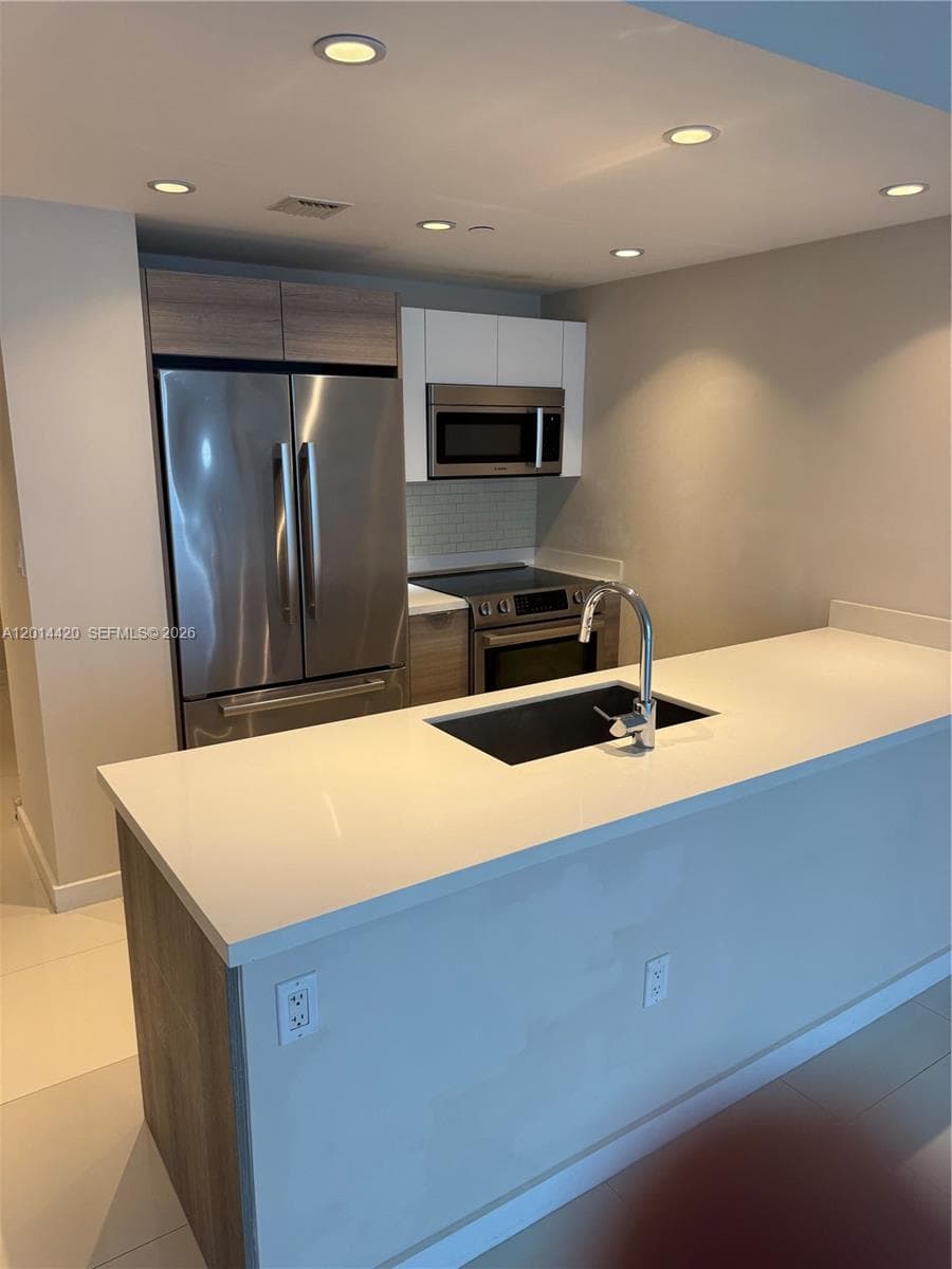 9940 Bay Harbor Dr 7B-S photo 24