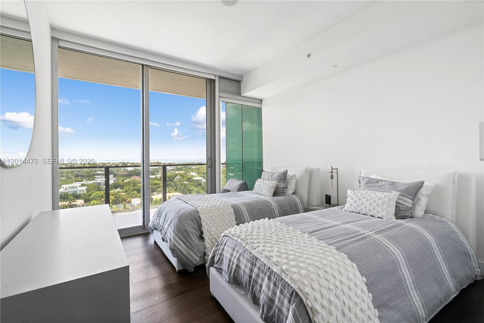 360 Ocean Dr 1106S photo 14