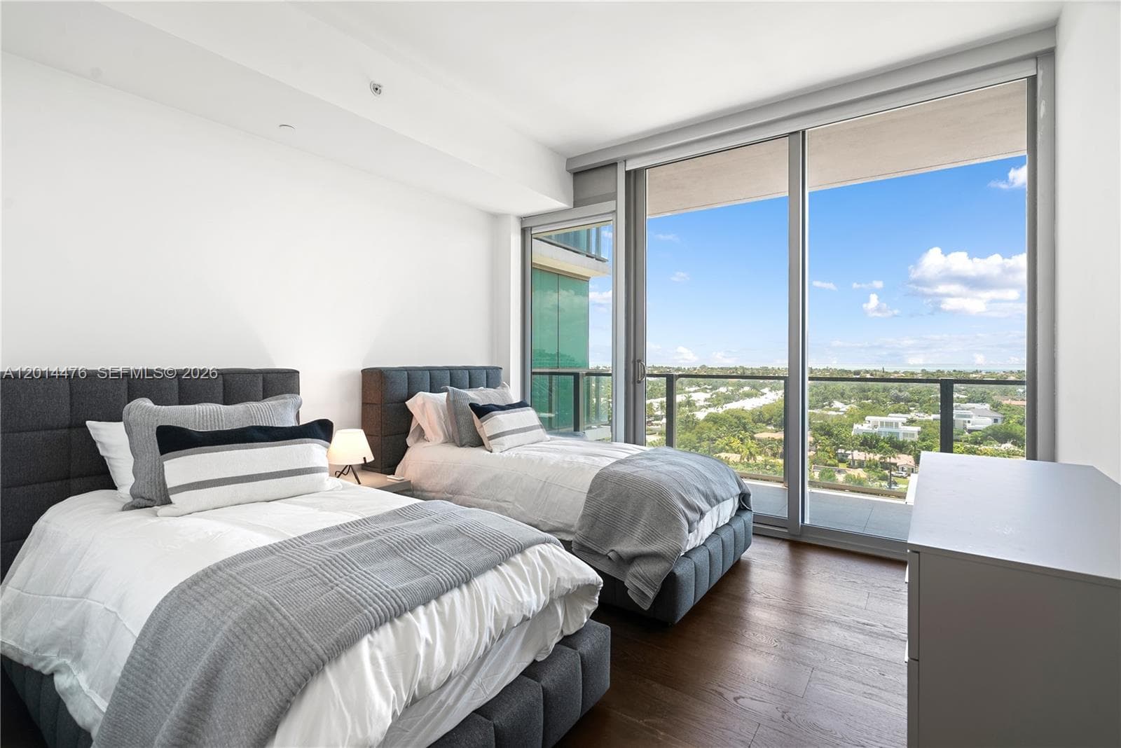 360 Ocean Dr 1106S photo 19