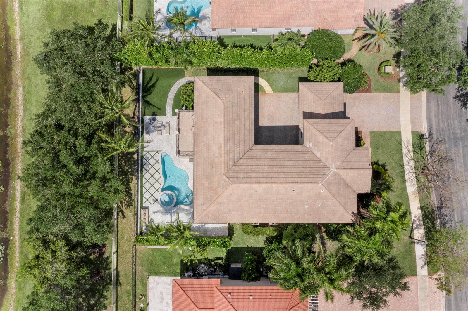 10350 Majestic Court photo 2