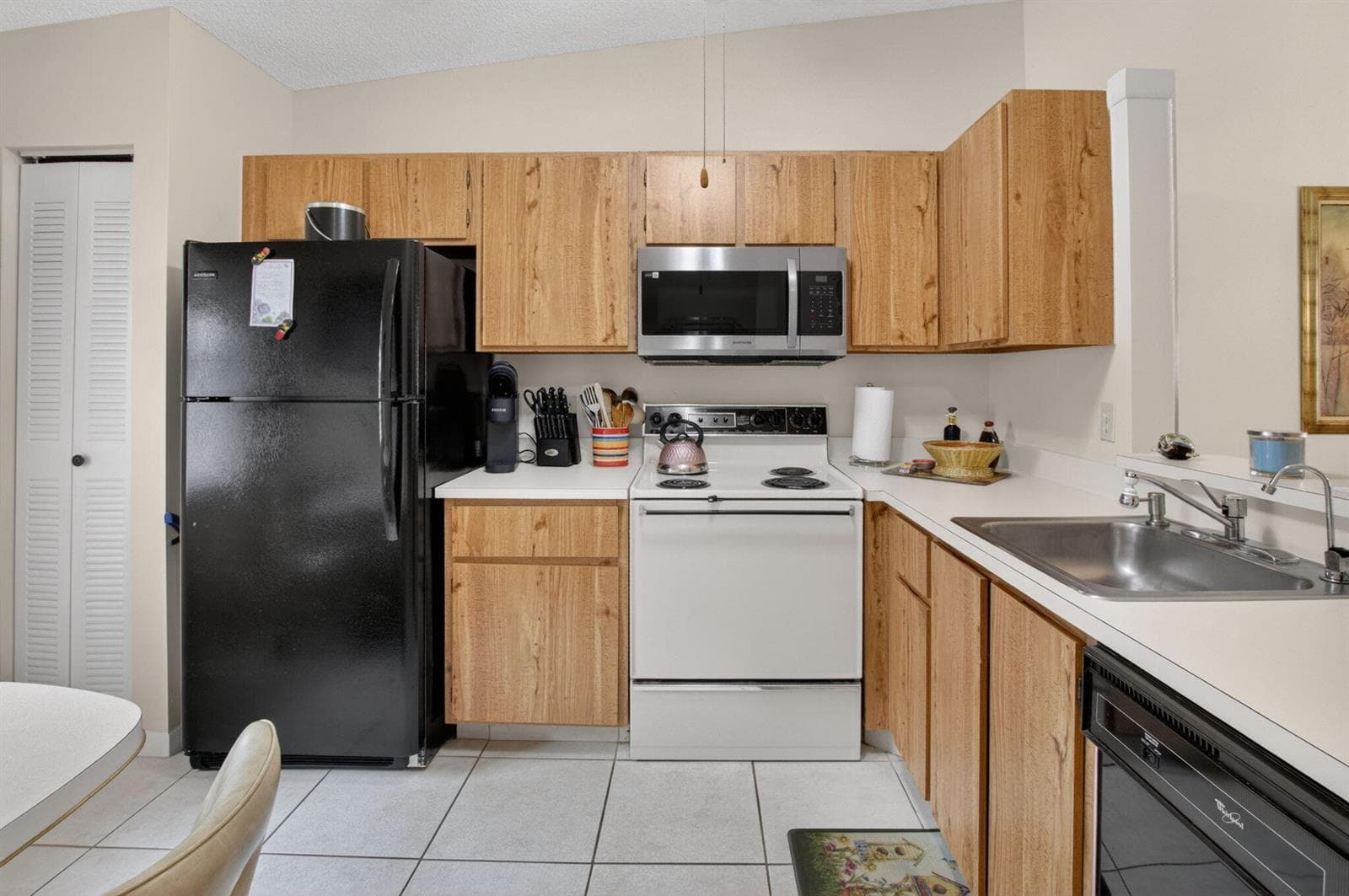 8697 Sunbird Place photo 2