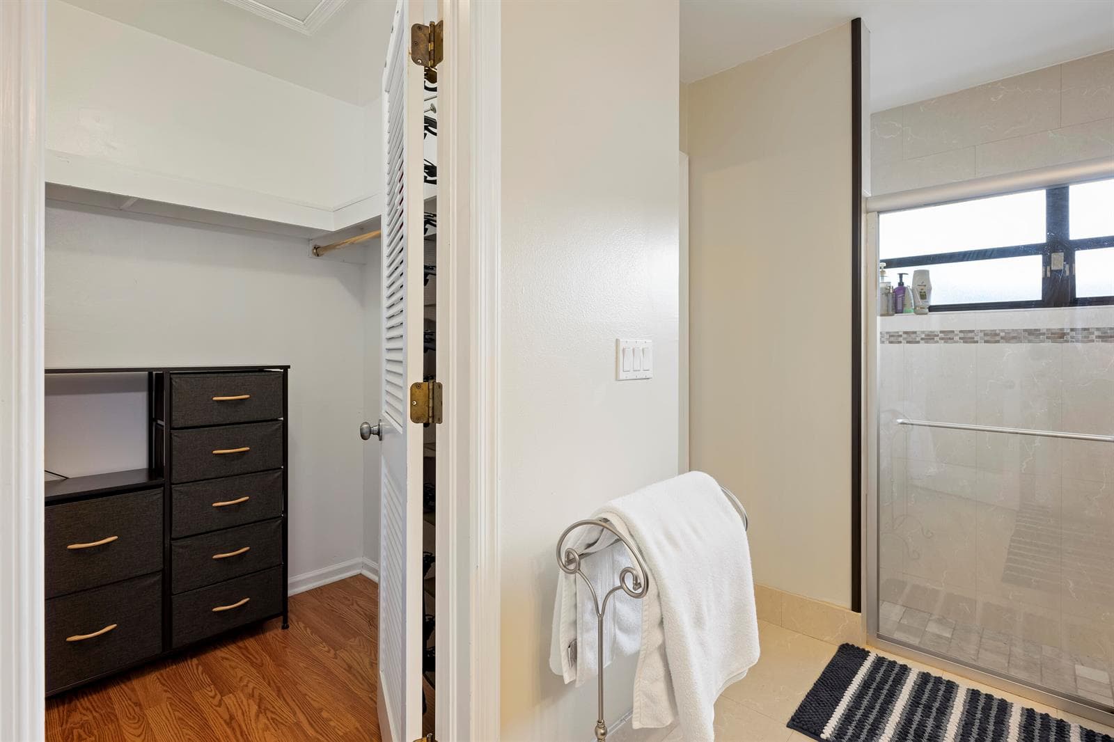 756 Juniper Place photo 10