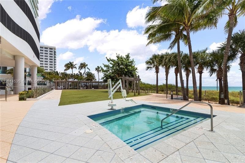 6801 Collins Ave LPH09 photo 24