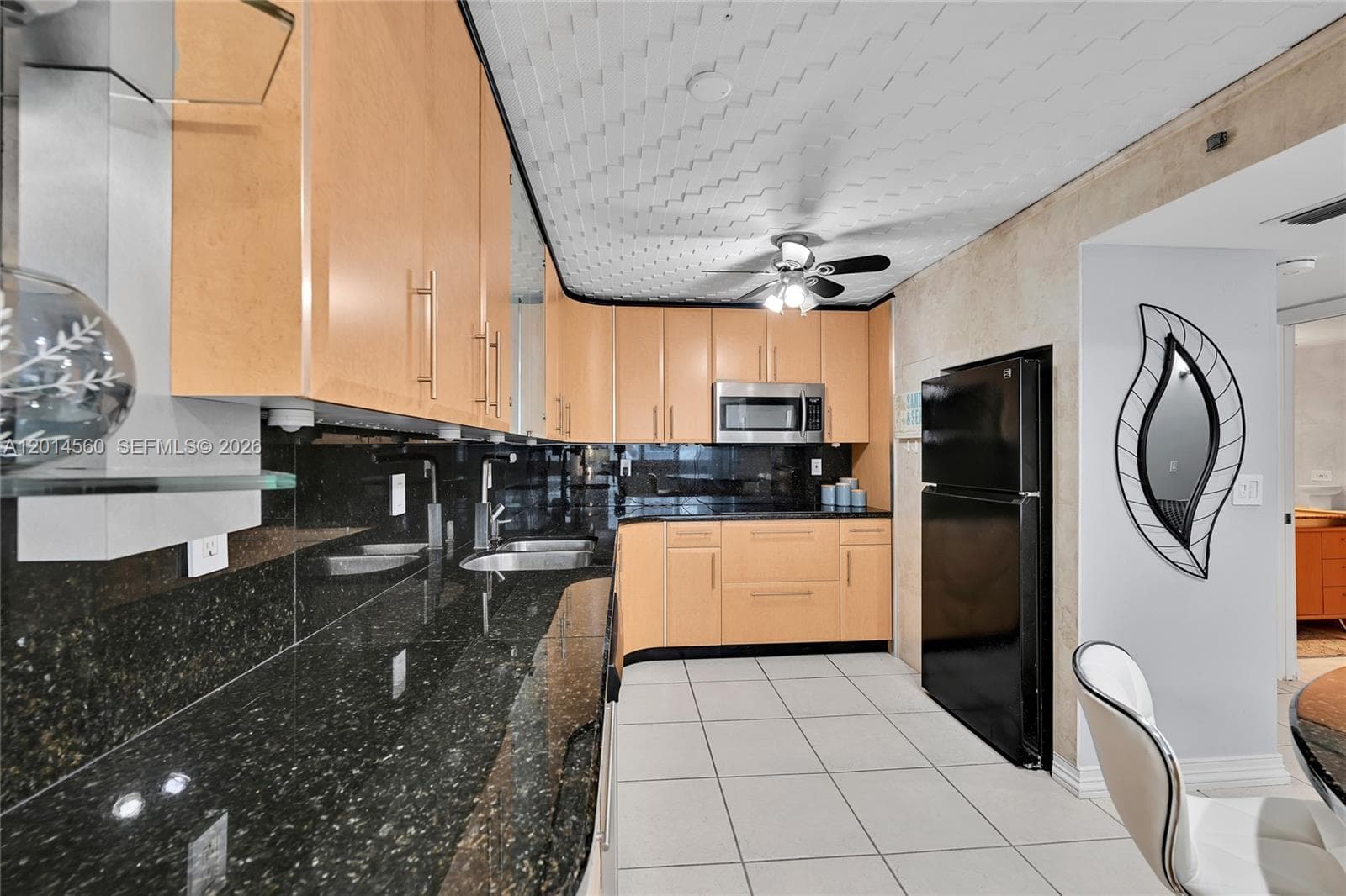 6039 Collins Ave 621 photo 2