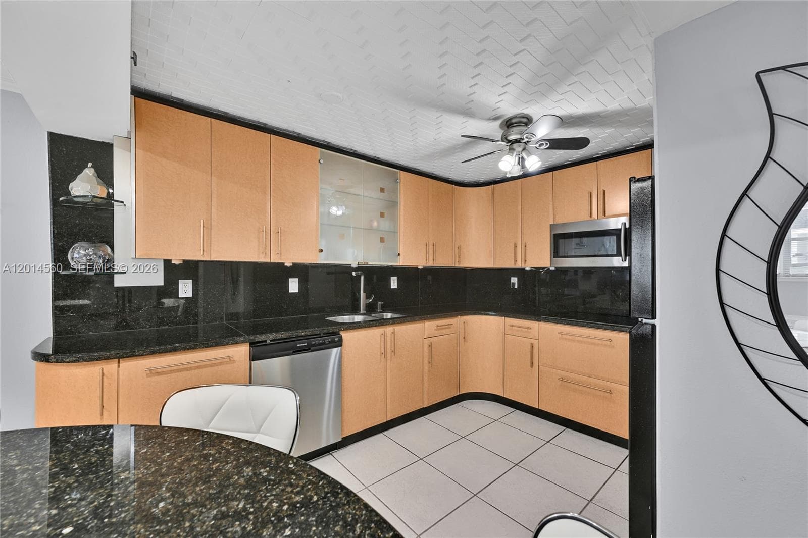 6039 Collins Ave 621 photo 7