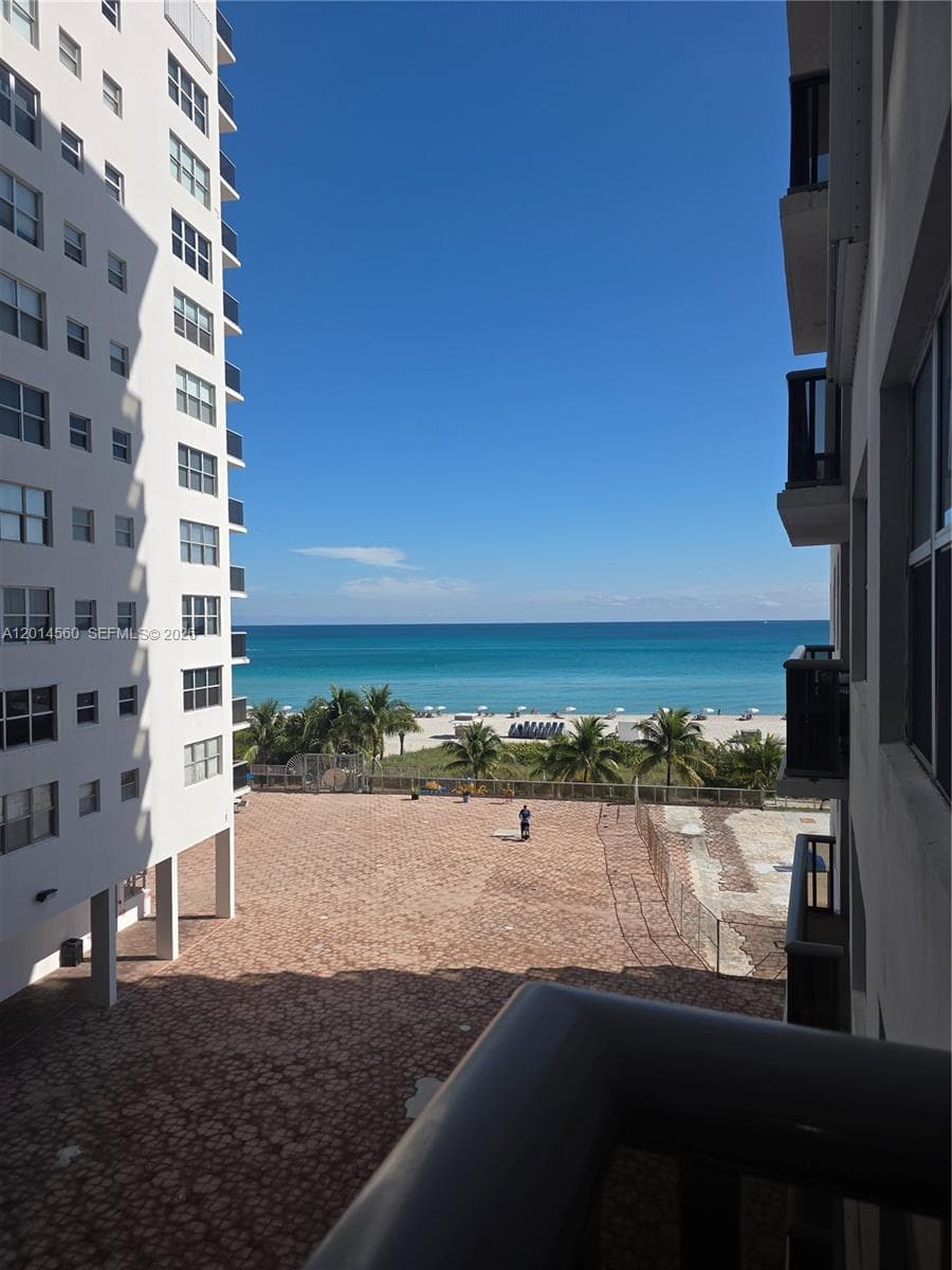 6039 Collins Ave 621 photo 1