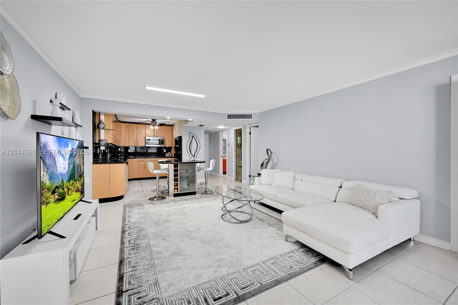 6039 Collins Ave 621 photo 11